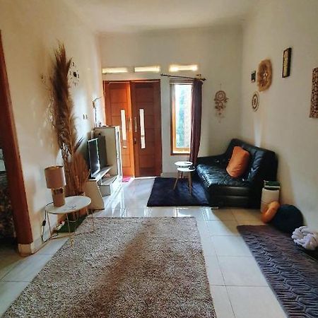 Willa House In Bekasi Timur Zewnętrze zdjęcie