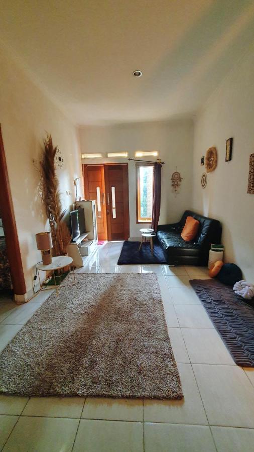 Willa House In Bekasi Timur Zewnętrze zdjęcie