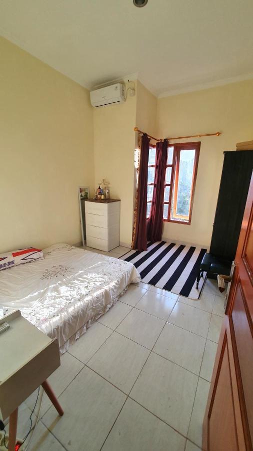 Willa House In Bekasi Timur Zewnętrze zdjęcie